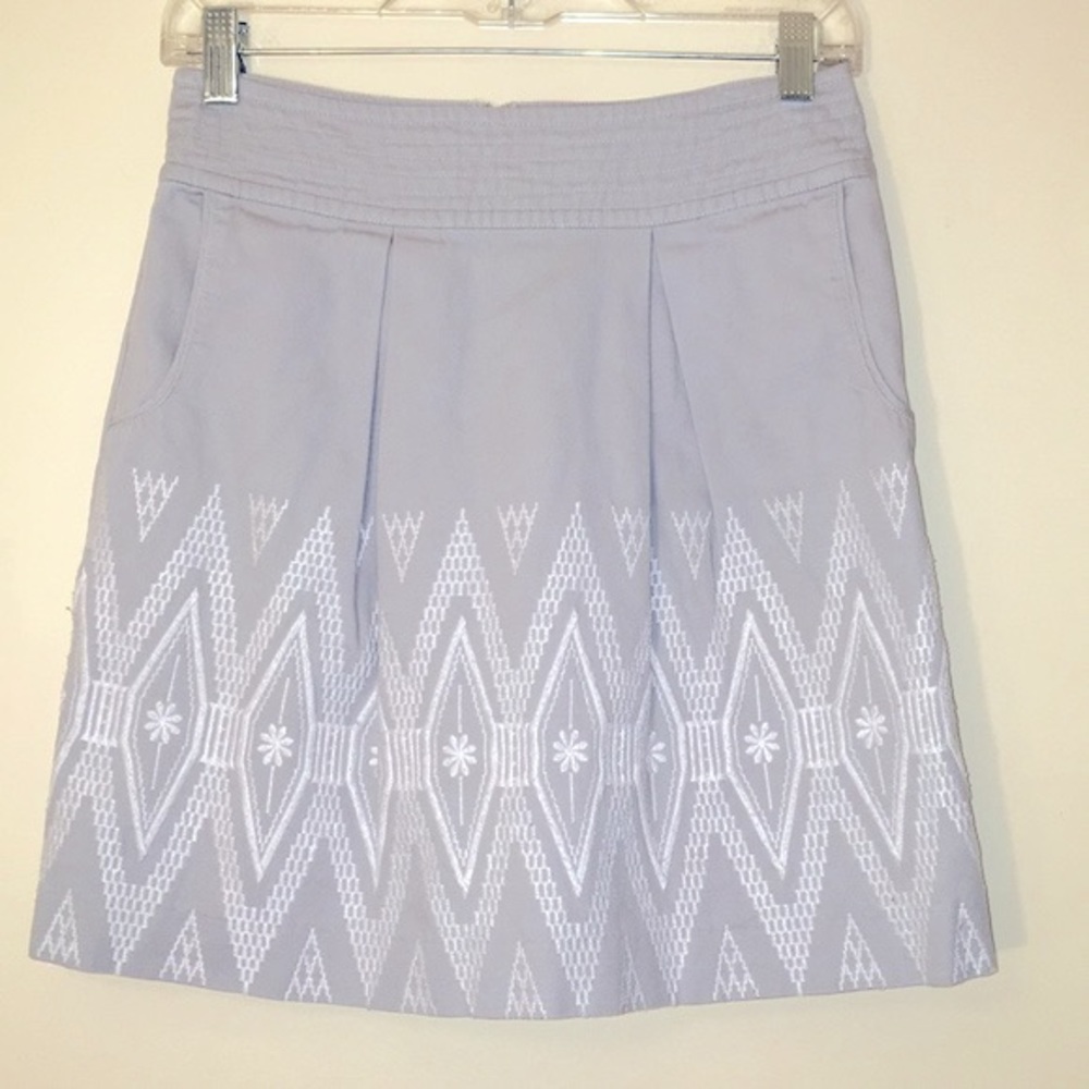 Banana Republic Embroidered Gray and White Pleated Cotton Mini Skirt Size 2